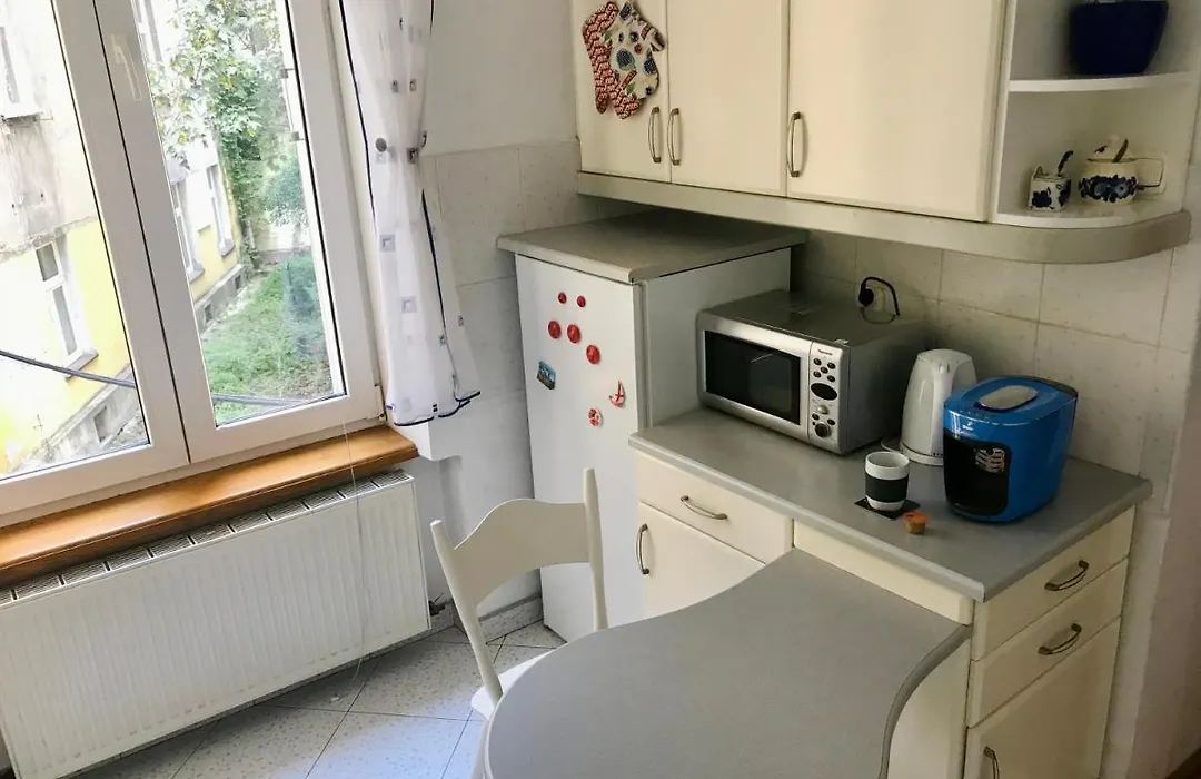 Sunny Apartment. 5 Minutes Walk From Main Sqare.-1