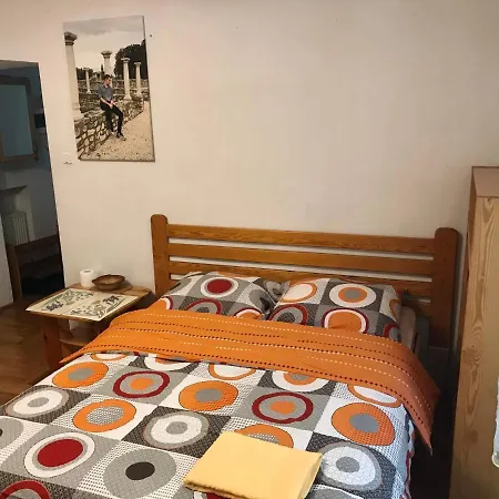 Sunny Apartment. 5 Minutes Walk From Main Sqare.-3